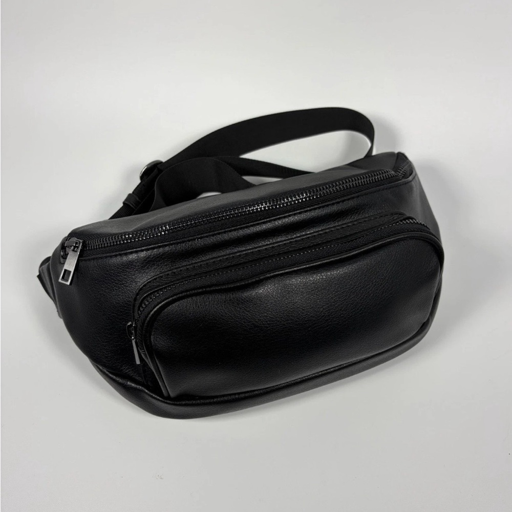 Kibou Black Vegan Leather Belt
Bag Diaper Bag Wipe Pocket
Crossbody Fanny Pack